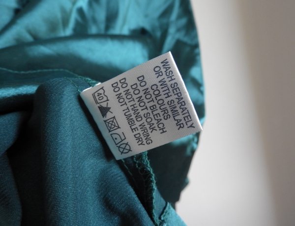 Confira dicas da Prima Clean Lavanderia Express para decifrar etiquetas corretamente na hora de lavar roupas